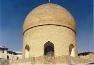 گنبد خشتی  نزدیک ترین مدفن امام زاده به حرم رضوی