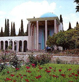 صنعت گردشگري منبع تامين درآمد ارزی