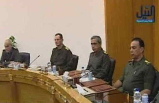 نشست اضطراري شوراي نظامي مصر براي بررسي اولین حکم مرسی