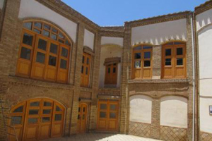 مرمت و بازسازي بقعه تاريخي بي بي نقره پوش شيراز