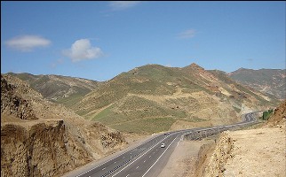 پيشرفت 80 درصدي طرح ملي چهارخطه سورشجان به فارسان