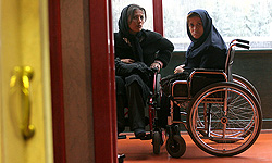 معابر عمومی برای معلولان مناسب‌سازی شود