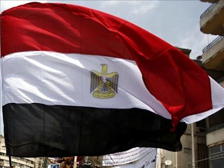 پيروزي مصر حاصل صبر مردم است/شوراي نظامي قدرت را بدون تنش به مرسي واگذار كند
