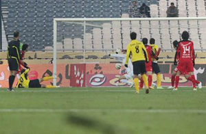 عدم میزبانی فجر سپاسی از دو تیم پرسپولیس و استقلال در نیم فصل اول لیگ برتر