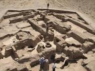 شهرتاریخی ذلف آباد در کجا واقع شده؟