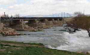 پل خسرو کجاست؟