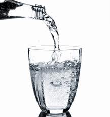 مصرف کم مایعات از علل اصلی ضعف و کاهش فشار خون در ایام روزه داری