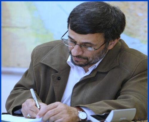 کتاب شعر احمدی‌نژاد منتشر شد
