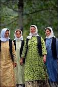 لباس محلی گیلان رنگین کمان رنگ