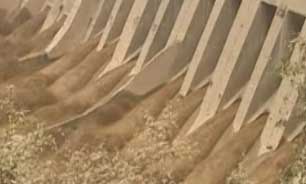 فیلم / مقاومت مخزن آب سدی در چین در برابر سیل