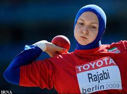 رجبی مسابقه نداده هدیه گرفت