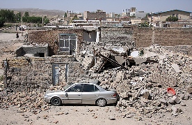 اهدا یک روز از حقوق کارکنان زرآبادی به زلزله‌زدگان