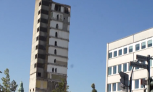فیلم / تخریب جالب یک ساختمان