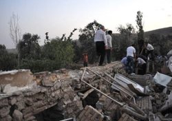 برپایی نمایشگاه هنرهای تجسمی درحمایت از زلزله زدگان آذربایجان شرقی درزنجان
