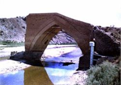 اجرایی شدن طرح مرمت پل تاریخی روستای قجوردرزنجان