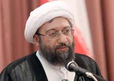 آملي‌لاريجاني به دانشگاه شریف می‌رود