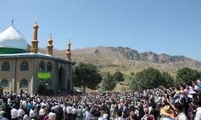 مراسم نمادین علم واچینی در شاه شهیدان