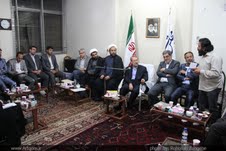 نشست صمیمی رئیس مجلس شورای اسلامی با هنرمندان قم