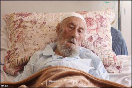 بستری شدن آیت الله انصاری شیرازی در بیمارستان