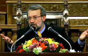 درخواست دانشجویان از لاریجانی برای حضور در دانشگاه قم