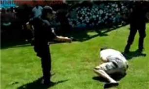 حمله پليس رژيم صهيونيستي به جوان فلسطيني با شوکر + عکس