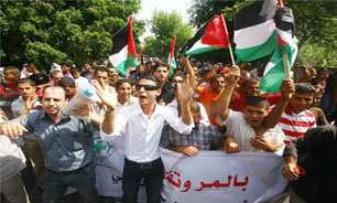 تحصن کارکنان فلسطيني مقابل ساختمان نخست وزيري تشکيلات خودگردان
