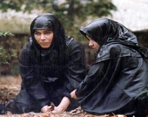 وقتی هما روستا به دختری معصوم کمک می کند