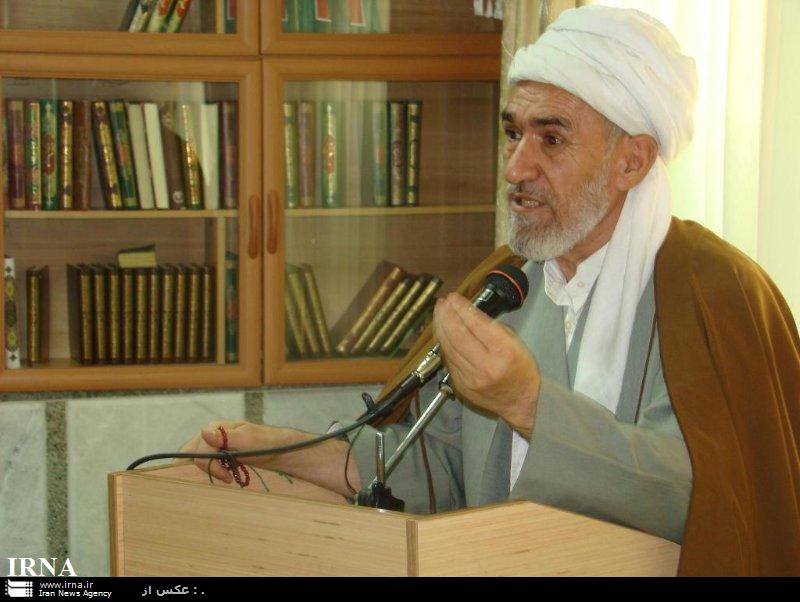 دشمن به جای توهین به مقدسات اسلامی باید از پیامبر اسلام درس عبرت بگیرد