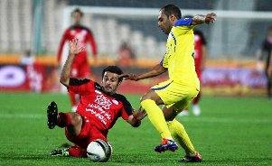 تساوی بدون گل پرسپولیس و نفت تهران در ورزشگاه آزادی