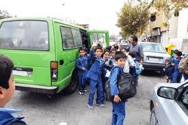 تمامی تاکسی های سرویس مدرسه مجهز به برچسب هستند
