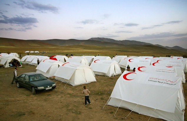 کمک نقدی کارکنان موشکی نیروی دریایی سپاه به زلزله‌زدگان
