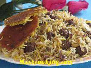 نمایش خوراکهای سنتی فارس در هفتمین جشنواره ملی آش ایرانی