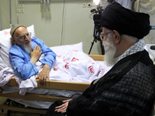 عیادت رهبر معظم انقلاب از آیت‌الله حسن‌زاده آملی