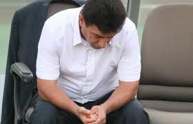 سر مربي آبي ها  سياه پوش شد