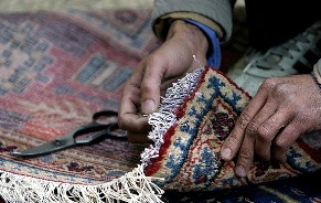 طرح هاي فرش ايران تجلي وجود خدا را القا مي‌كنند