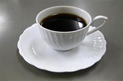 مصرف زیاد قهوه احتمال ابتلای افراد به آب مروارید را افزایش می‌دهد