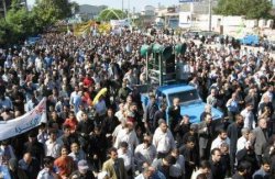 مردم ایرانشهر با برگزاری راهپیمایی اهانت به ساحت پیامبر اسلام را محكوم كردند