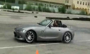 حرکات نمایشی فوق العاده حرفه ای با BMW Z4 + فیلم