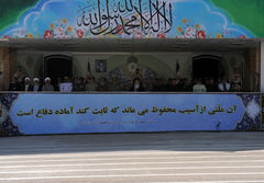 ملت ایران اهل تجاوز و تعرض نیست اما در مقابل هیچ تجاوزی کوتاه نمی‌آید