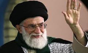 حضور رهبر انقلاب در منزل سردار شهید رجبعلی محمدزاده + فیلم