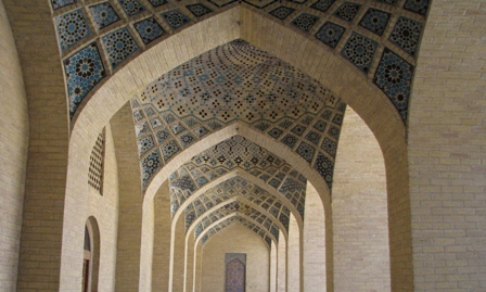مسجد معزالدین کجاست؟
