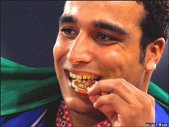 گفتگوی شبانه  با احسان حدادی در "رادیو هفت"