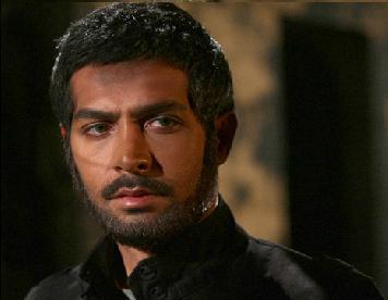 پرهيز از حب و بغض ما را در عرصه‌ي دفاع مقدس به اوج مي رساند