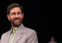 چادر ملي در كنار مانتوهاي مجلسي عرضه مي‌شود