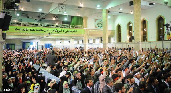 دیدار پرشور هزاران دانشجو و دانش‌آموز با رهبر معظم انقلاب اسلامی