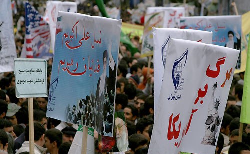 یوم الله 13 آبان یادآور مبارزه بی‌امان ملت ایران علیه ام‌الفساد جهانی و شیطان بزرگ آمریکای جنایتکار است