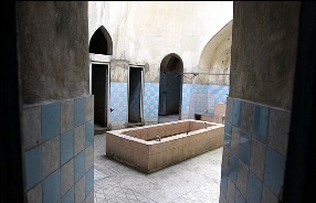 حمله بلدوزها در حريم مسجد جامع را تكذيب مي كنم