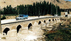 بستر خشک رودخانه كیار در انتظار بهره برداری از سد سورک