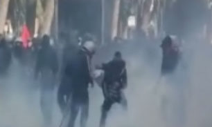 درگيري شديد در حاشيه اعتراض به حضور وزير کار آلمان در ايتاليا + فیلم