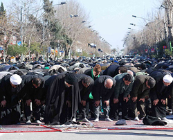 برنامه های عزاداری محرم، همزمان با اقامه نماز برگزار نشود